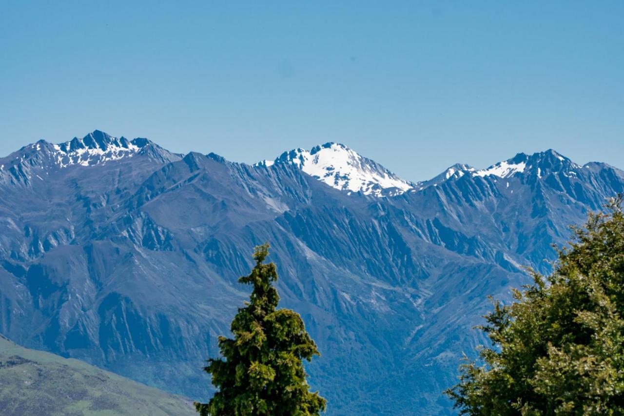 Views On Parry - Lake Hawea Holiday Home Buitenkant foto