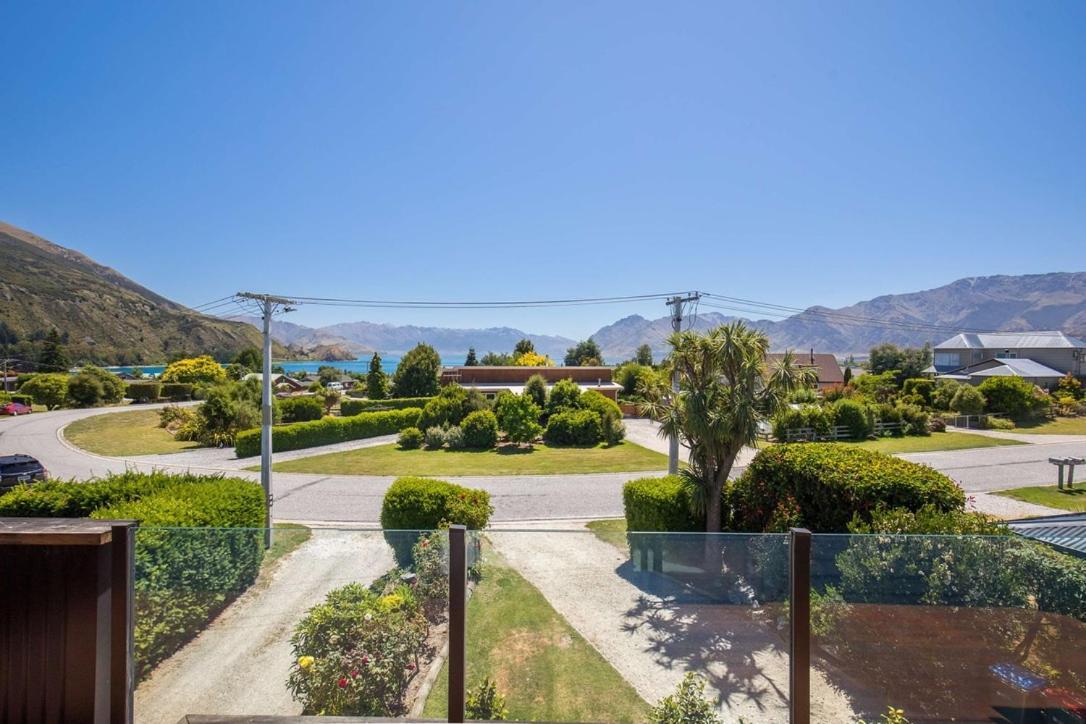 Views On Parry - Lake Hawea Holiday Home Buitenkant foto