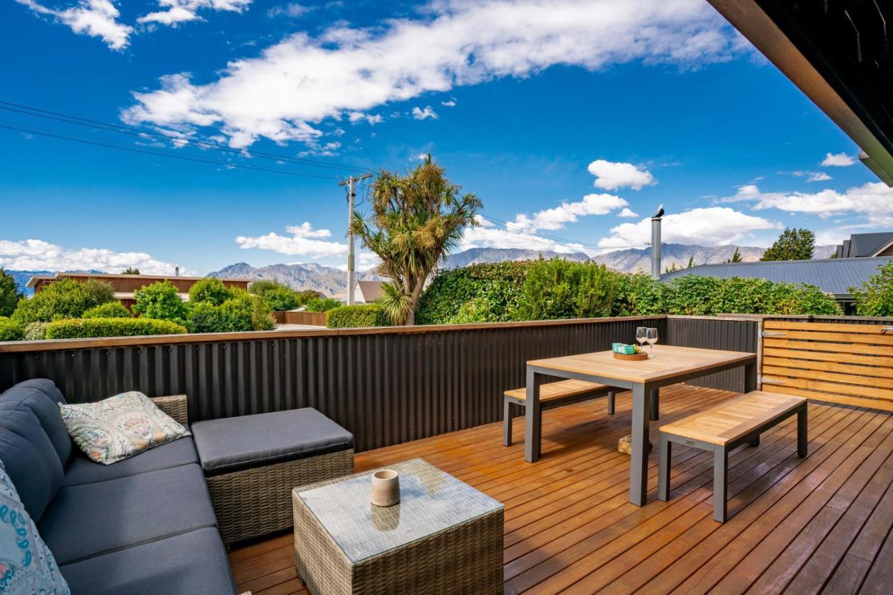 Views On Parry - Lake Hawea Holiday Home Buitenkant foto