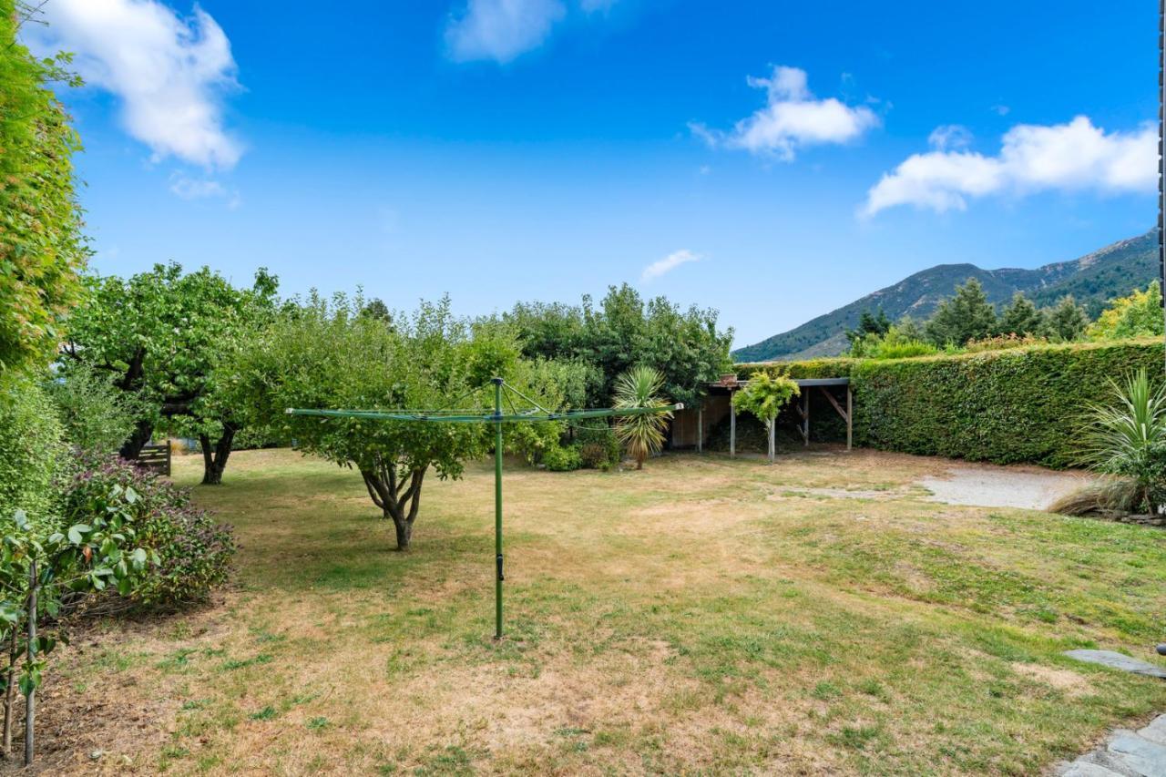 Views On Parry - Lake Hawea Holiday Home Buitenkant foto