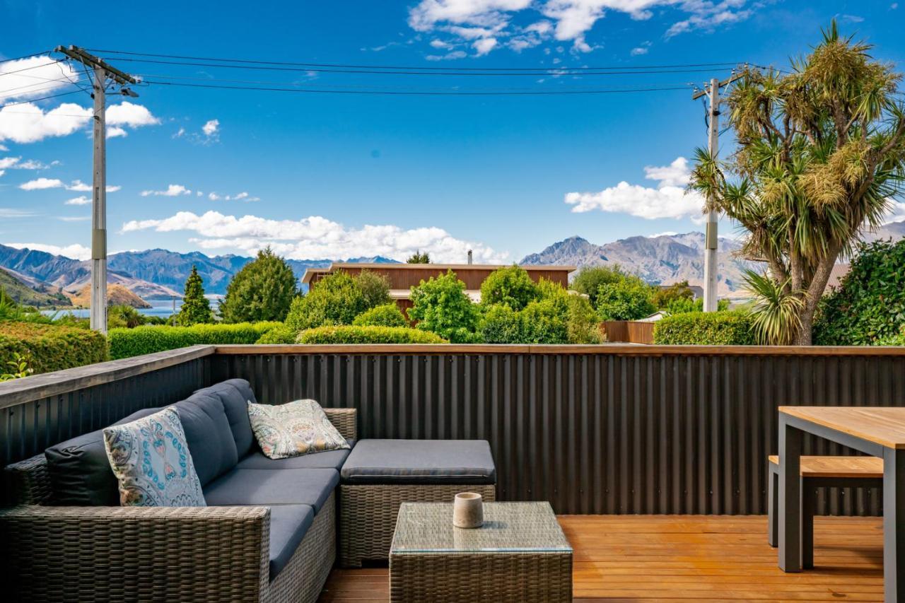 Views On Parry - Lake Hawea Holiday Home Buitenkant foto